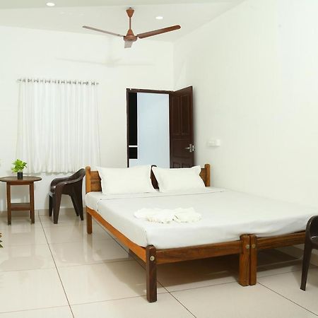 Bethesda Inn Kochi Esterno foto