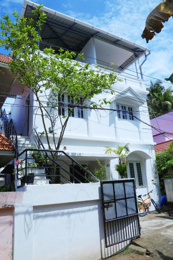 Bethesda Inn Kochi Esterno foto