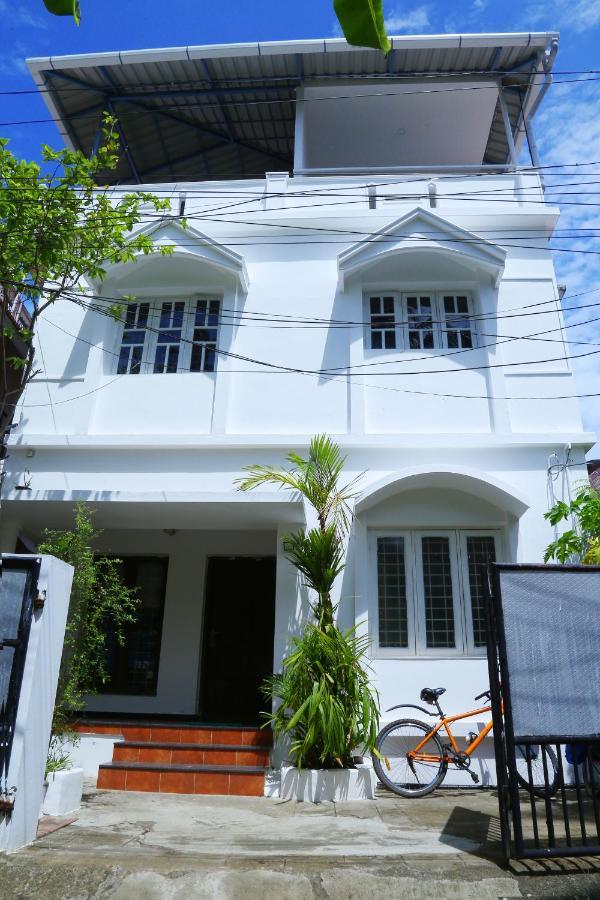 Bethesda Inn Kochi Esterno foto