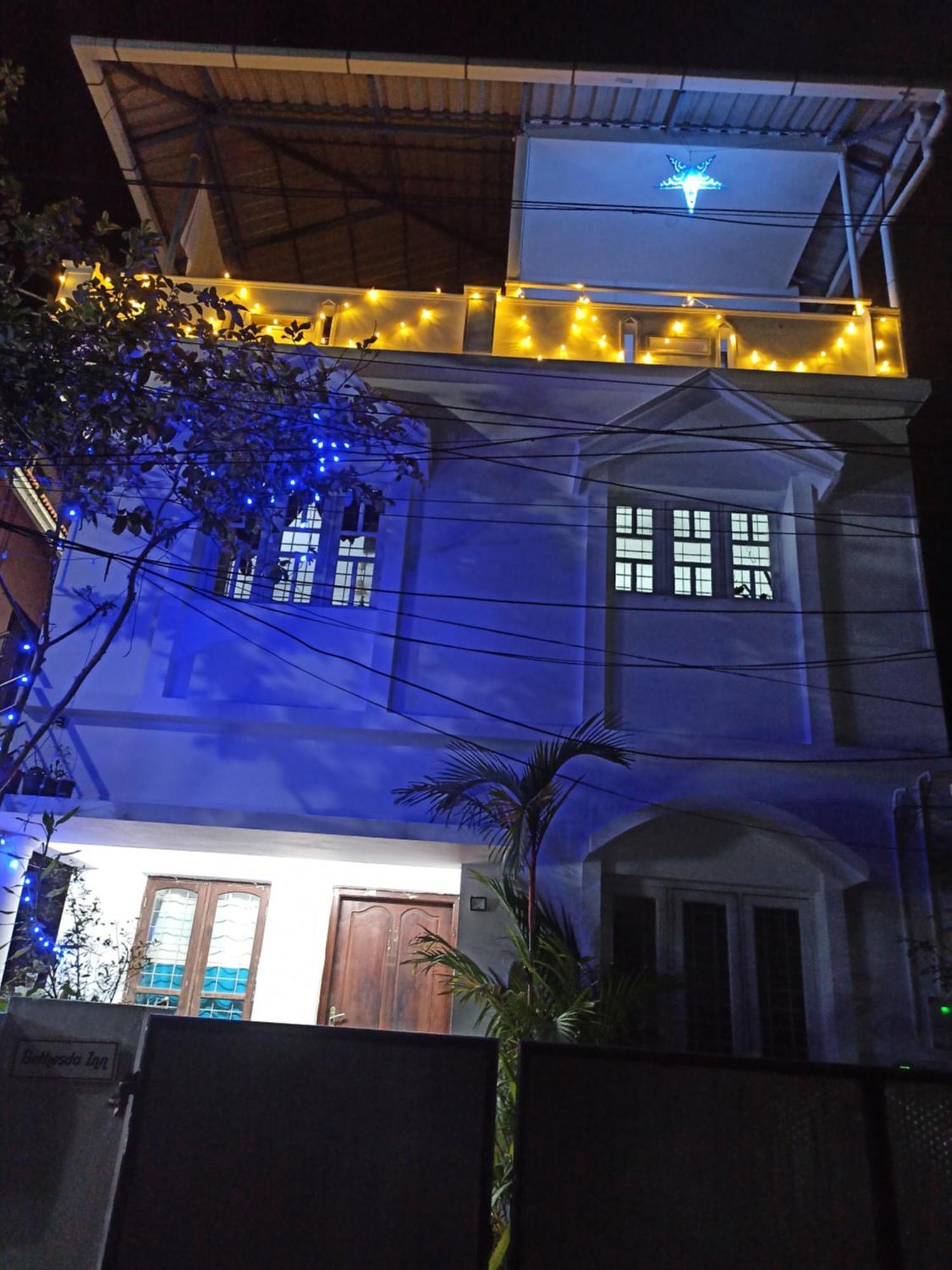 Bethesda Inn Kochi Esterno foto