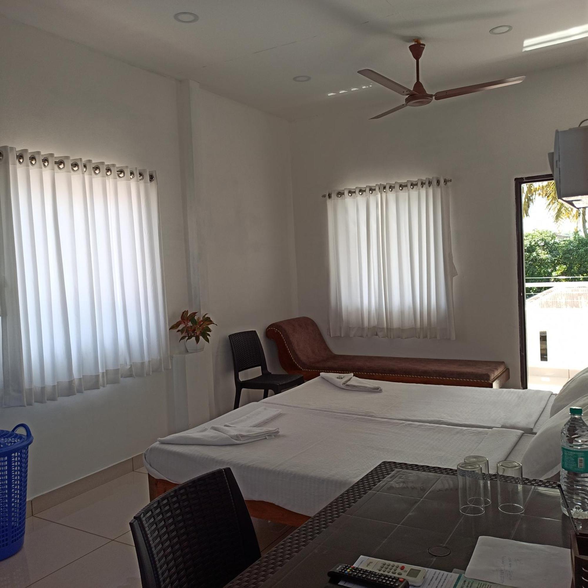 Bethesda Inn Kochi Esterno foto