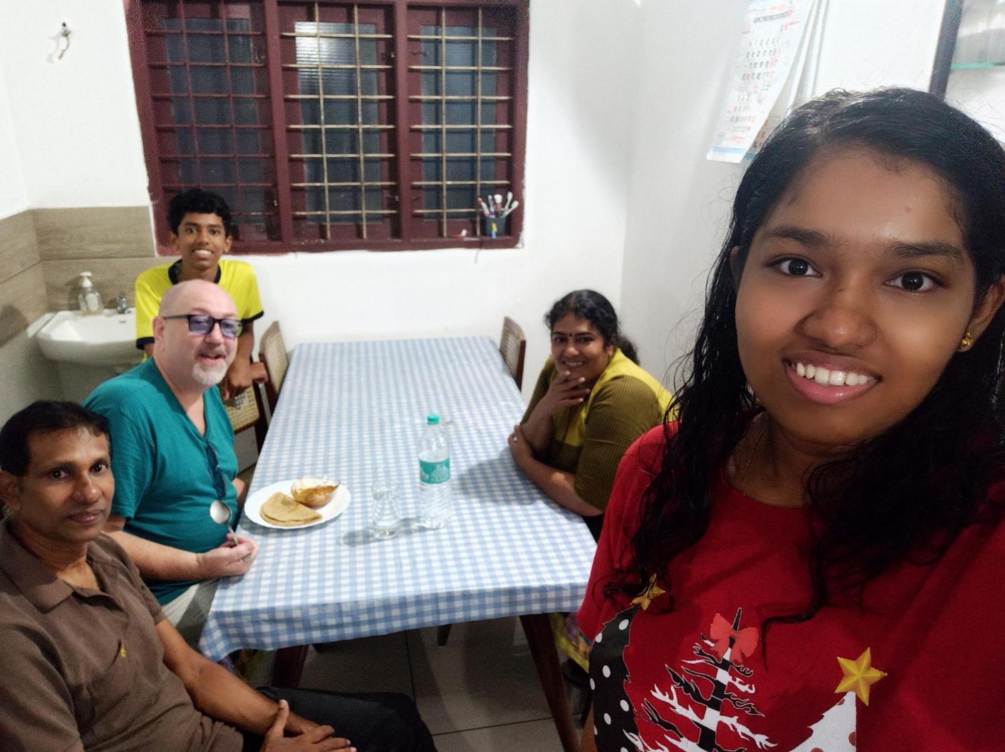 Bethesda Inn Kochi Esterno foto