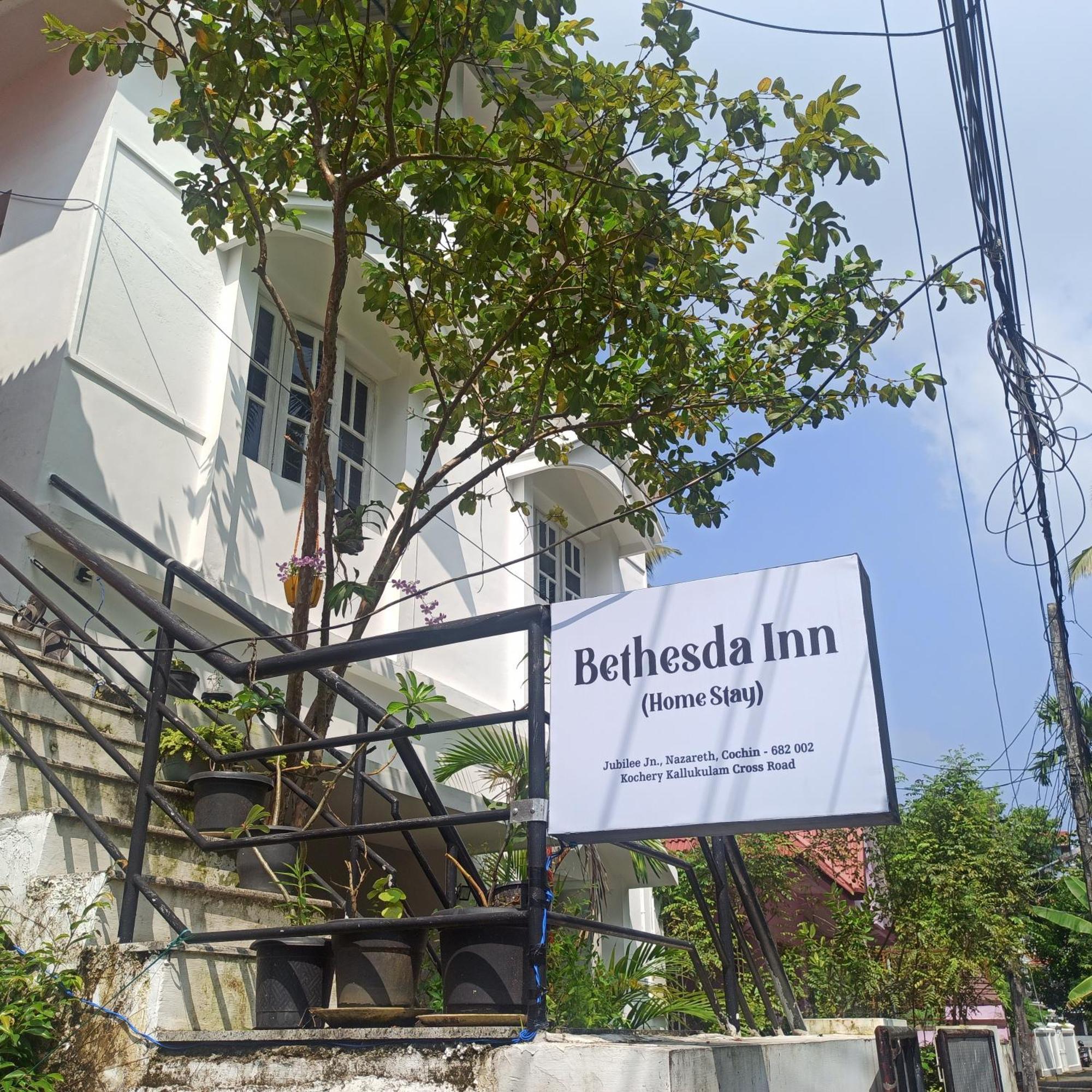 Bethesda Inn Kochi Esterno foto