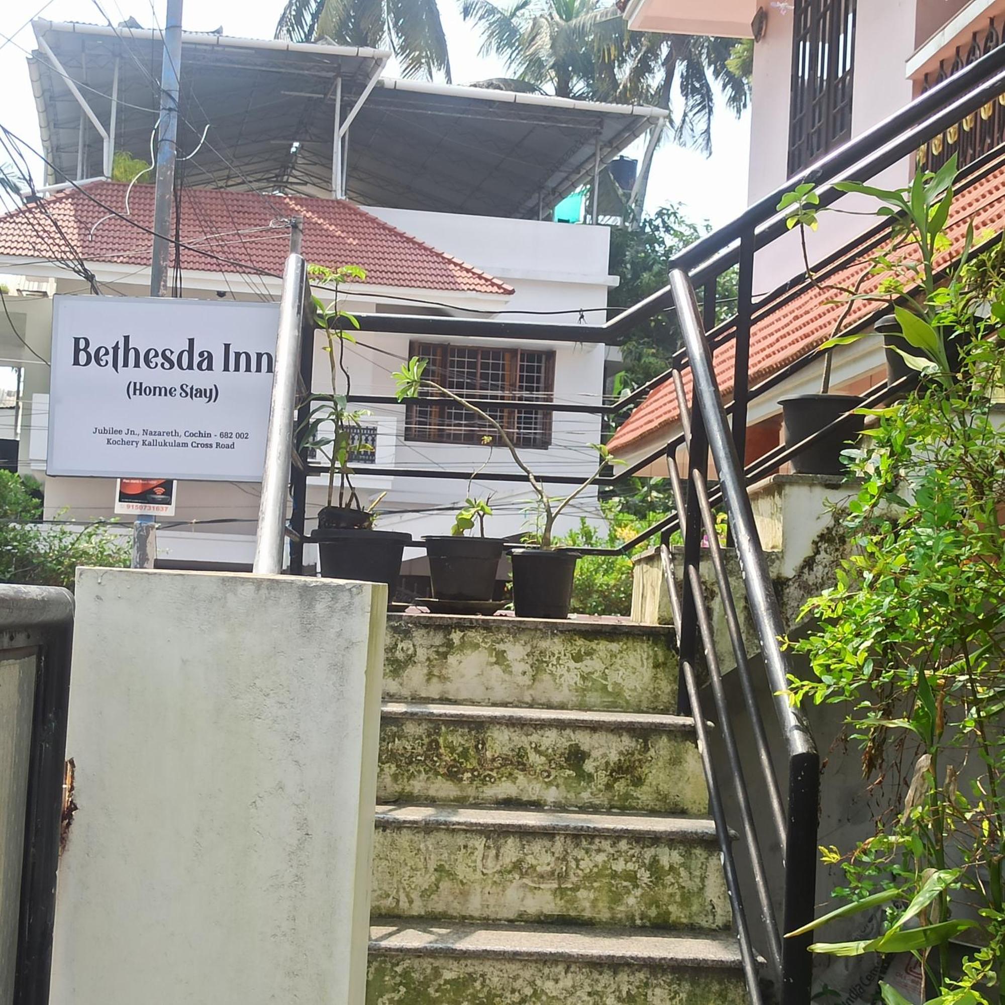 Bethesda Inn Kochi Esterno foto