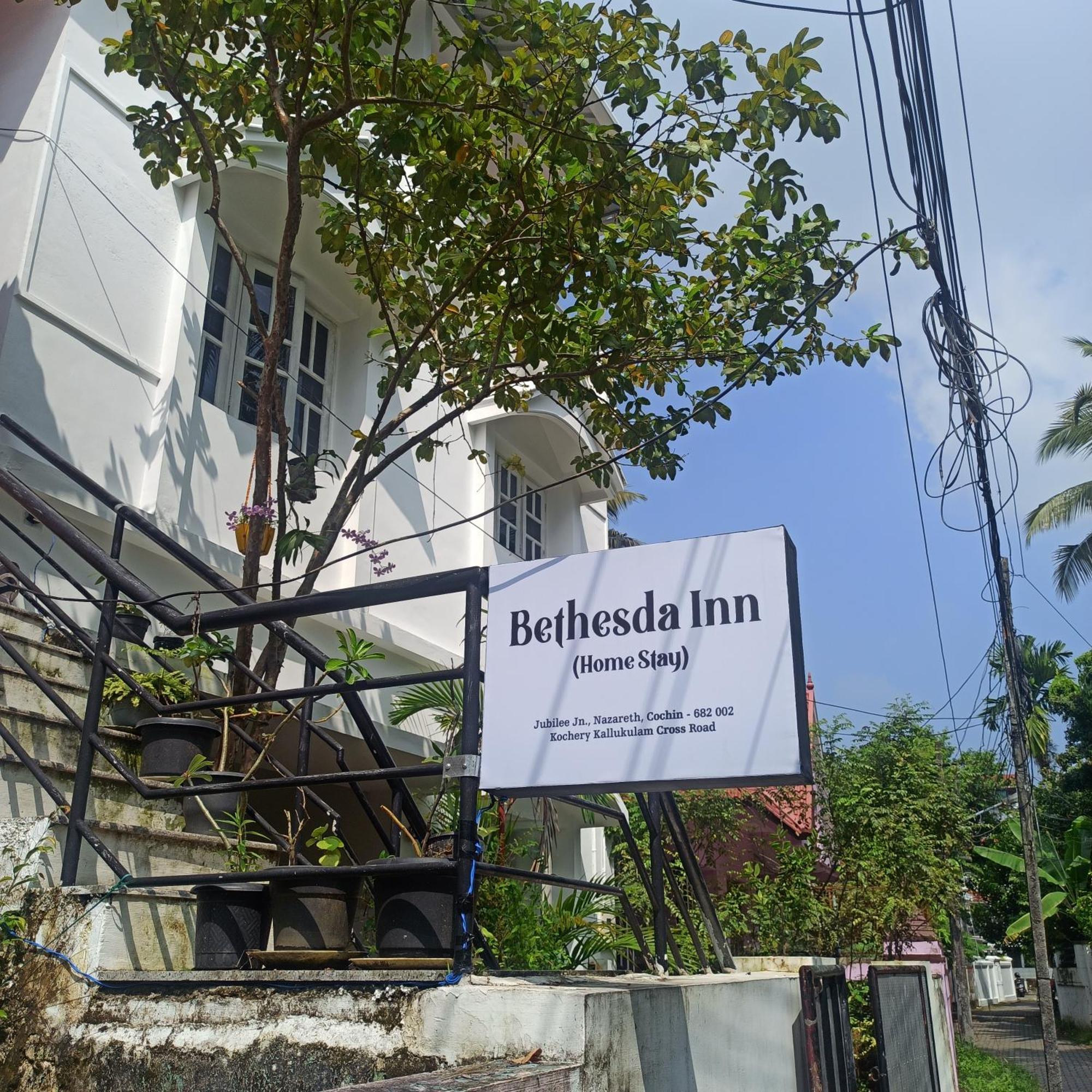 Bethesda Inn Kochi Esterno foto