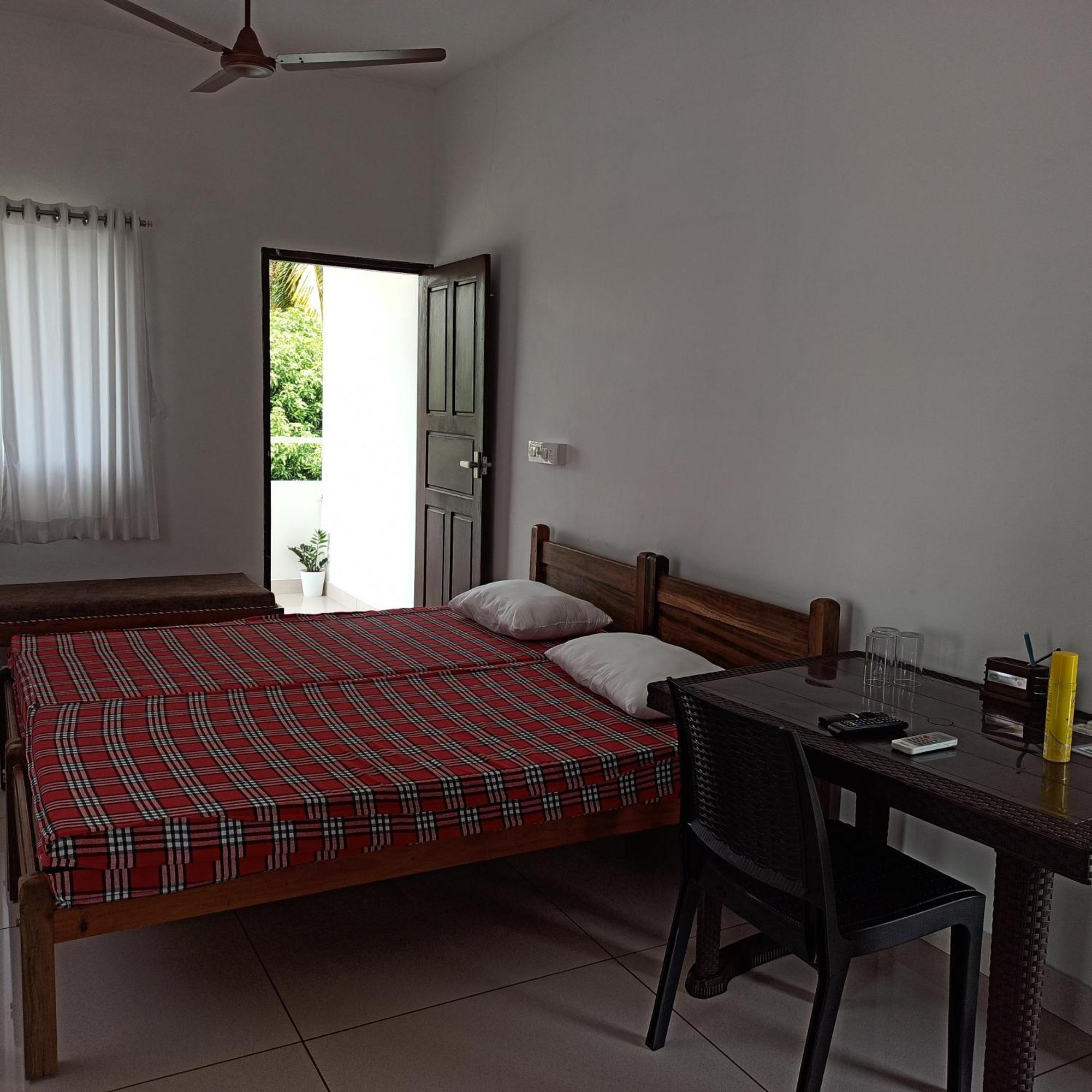 Bethesda Inn Kochi Esterno foto