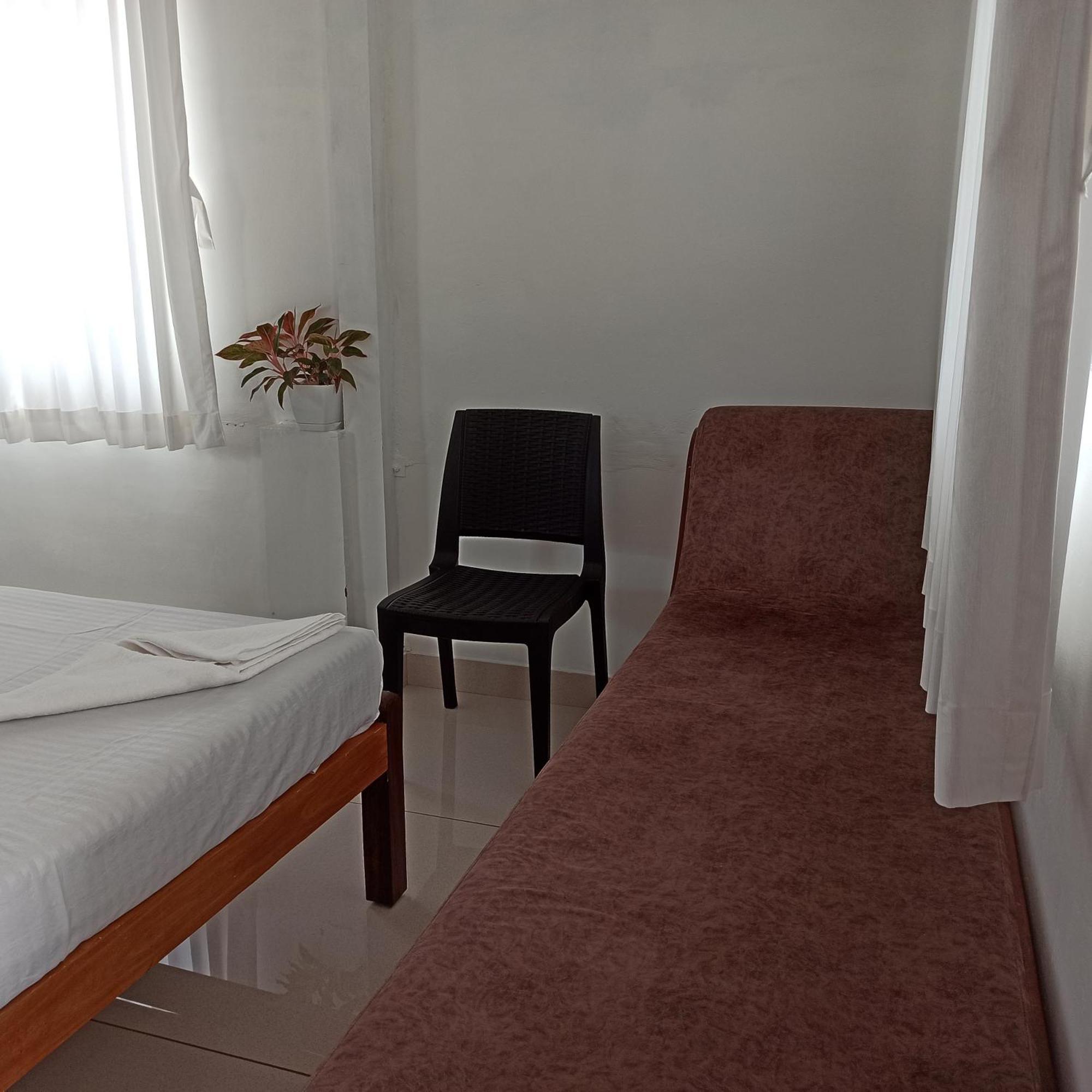 Bethesda Inn Kochi Esterno foto