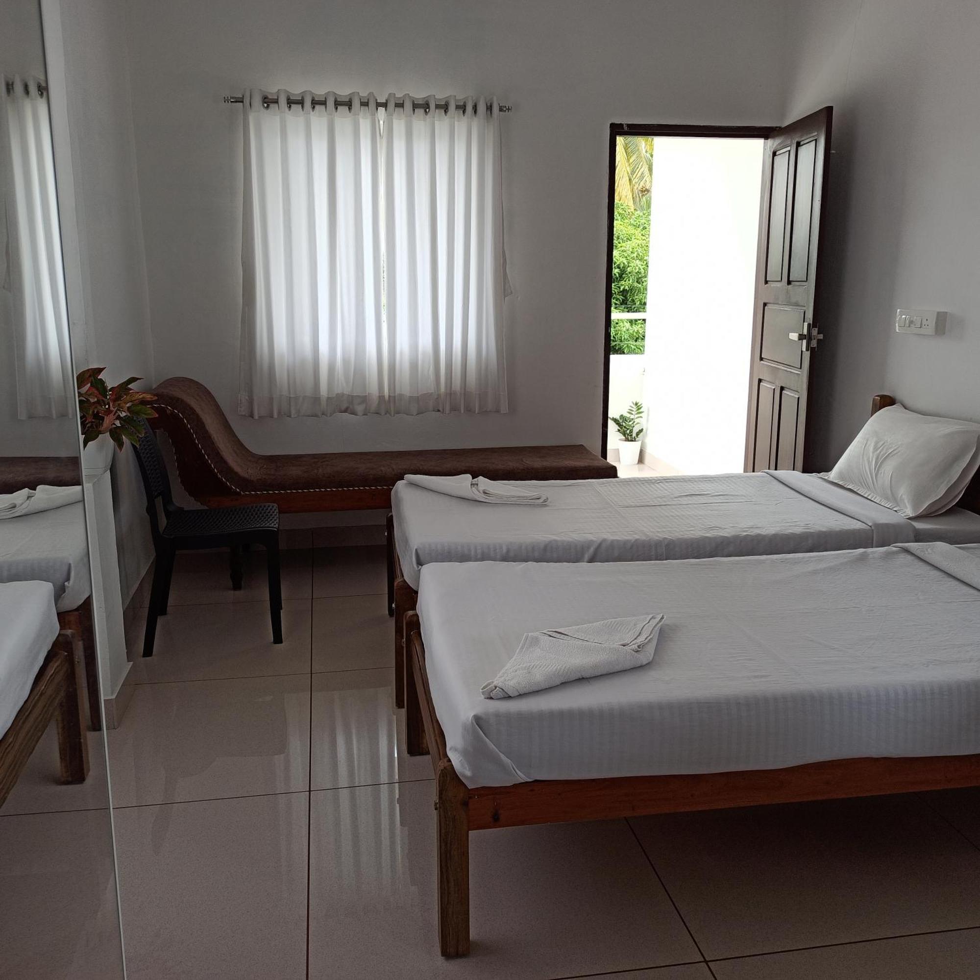 Bethesda Inn Kochi Esterno foto