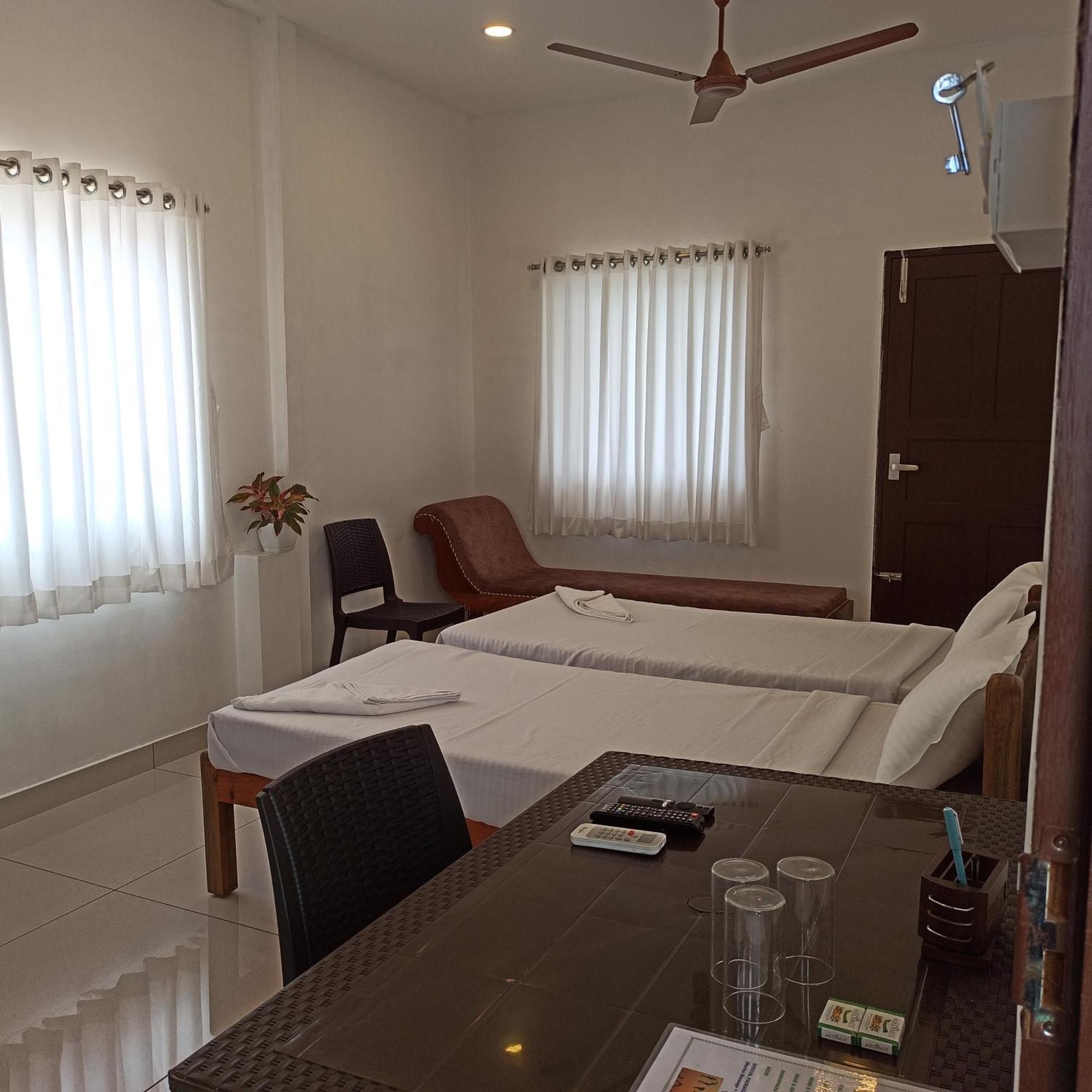 Bethesda Inn Kochi Esterno foto
