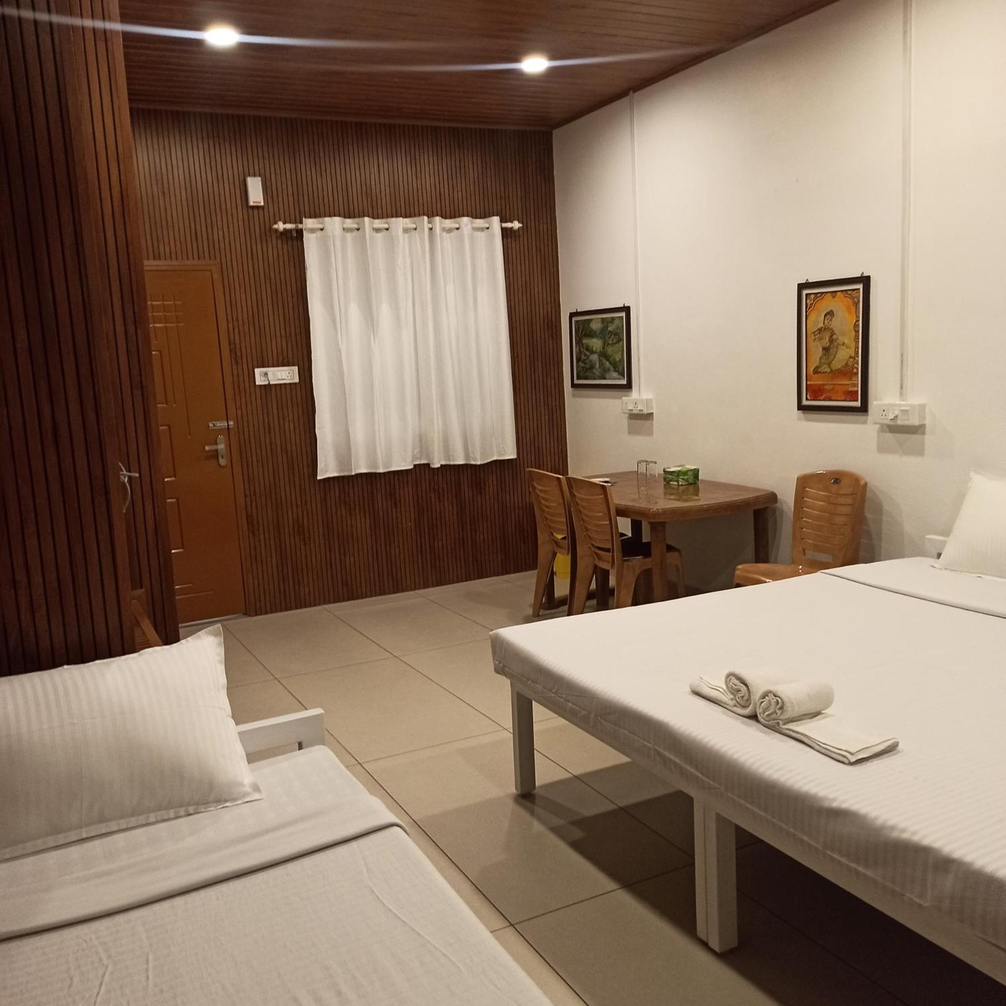 Bethesda Inn Kochi Esterno foto