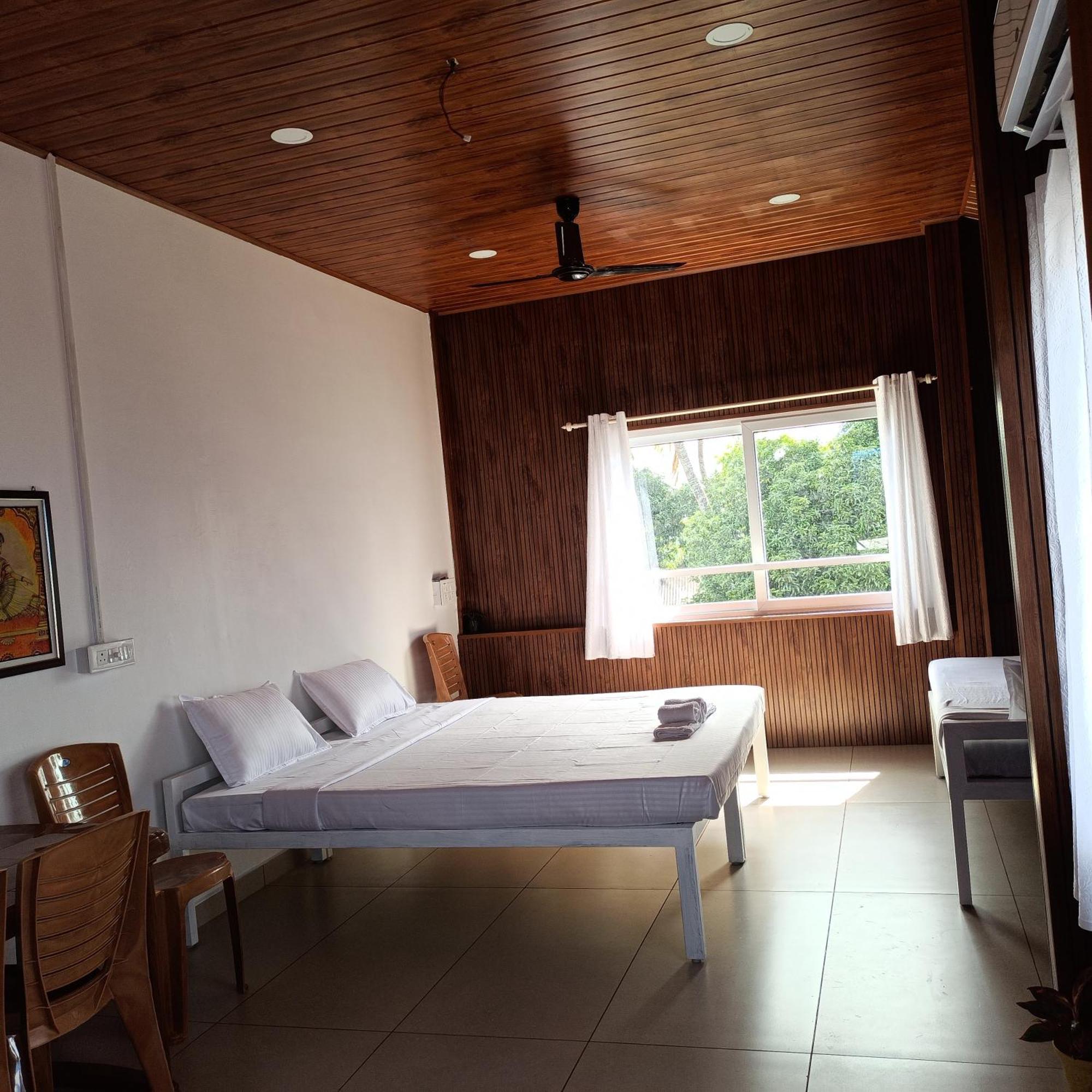 Bethesda Inn Kochi Esterno foto
