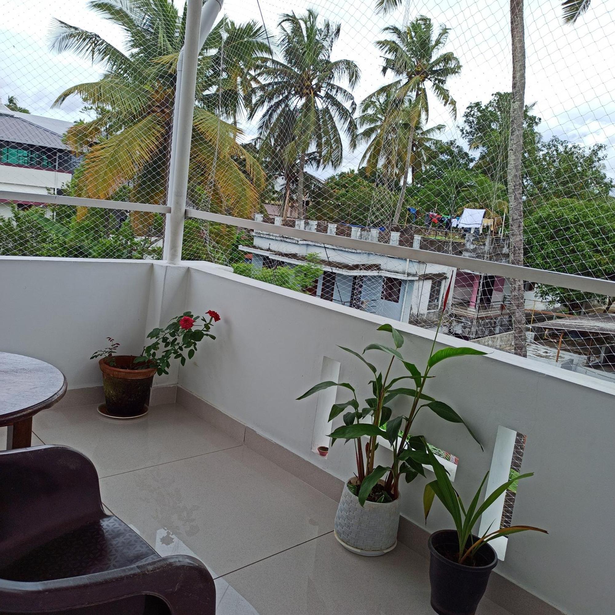 Bethesda Inn Kochi Esterno foto
