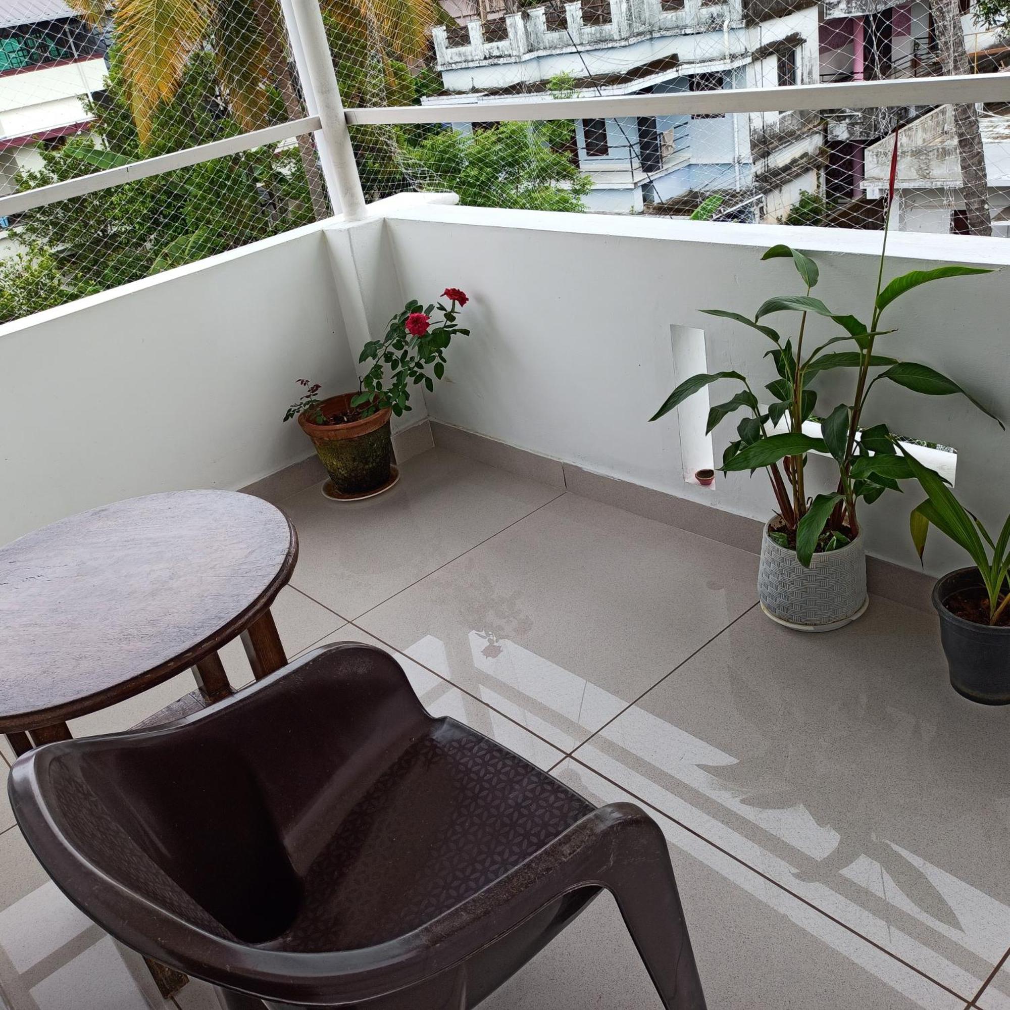 Bethesda Inn Kochi Esterno foto
