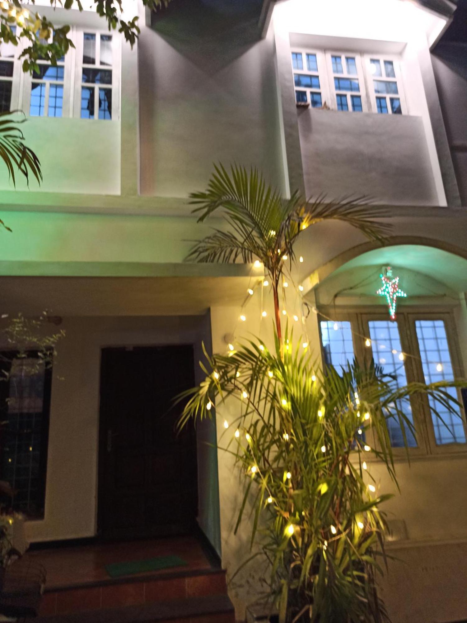 Bethesda Inn Kochi Esterno foto