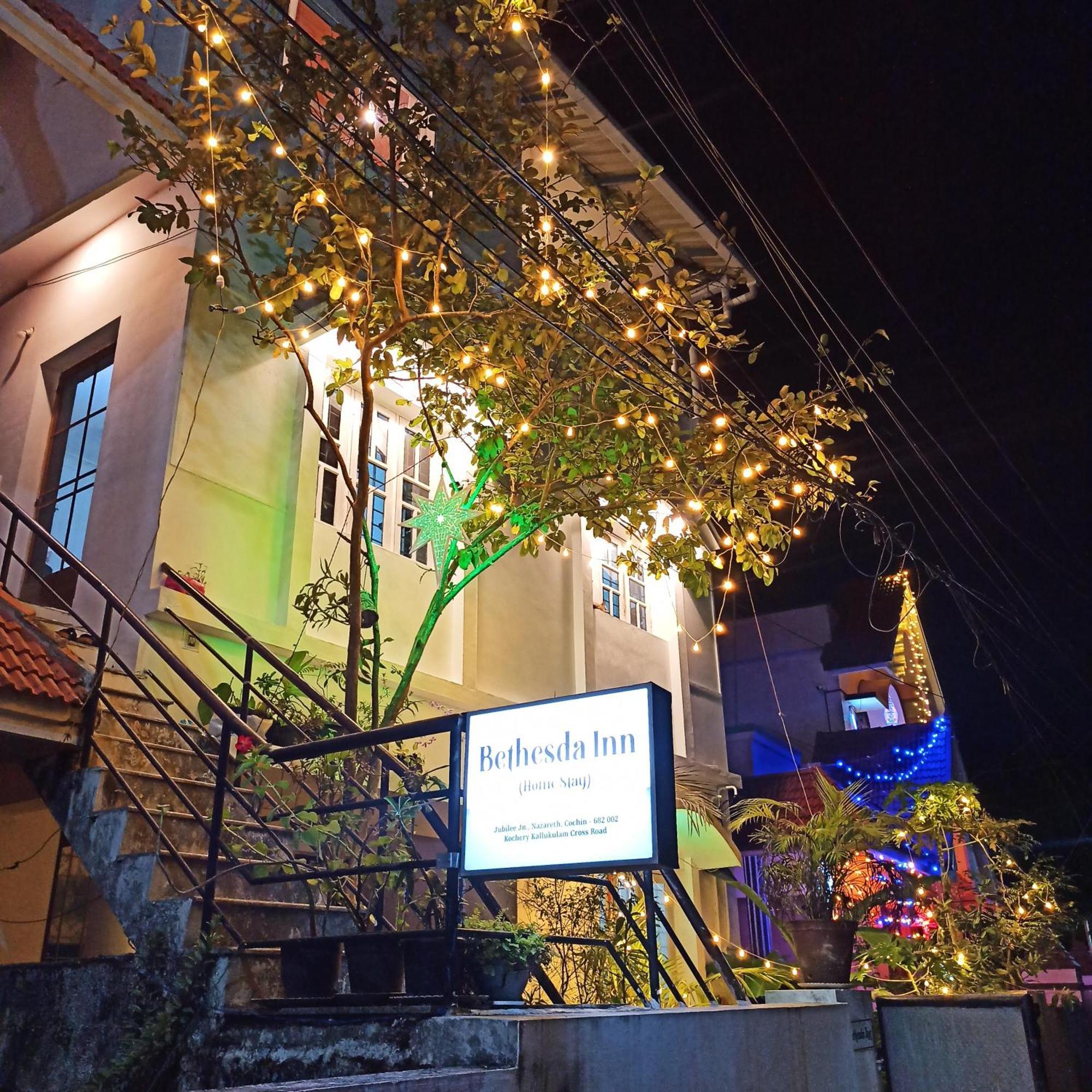 Bethesda Inn Kochi Esterno foto