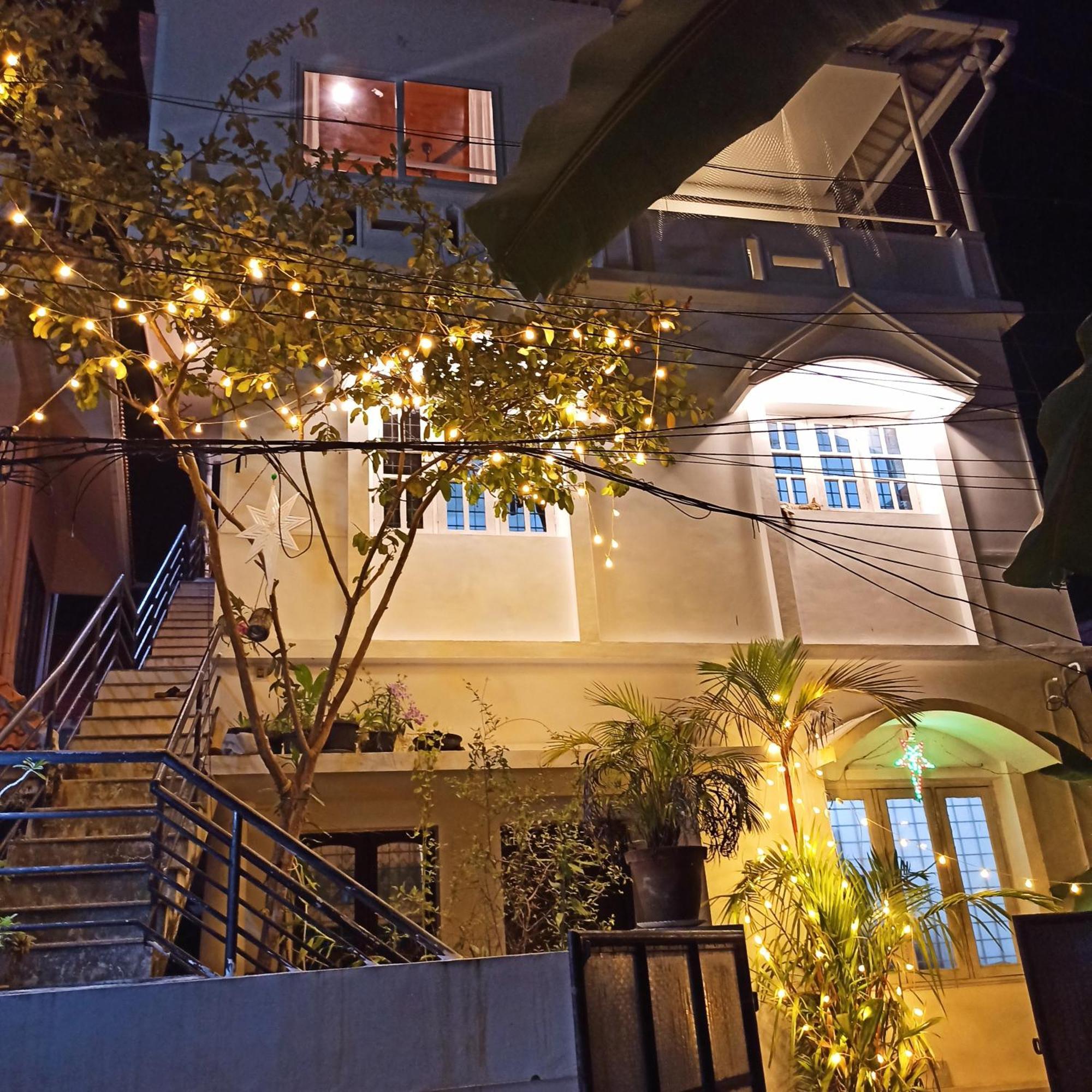 Bethesda Inn Kochi Esterno foto